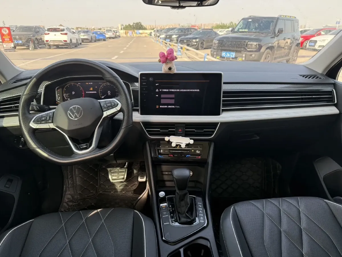 2024 Volkswagen Tiguan L 2.0T 186HP L4 7DCT,autocango,china used car exporter,china ev exporter,chinese used car exporter,chinese used ev exporter