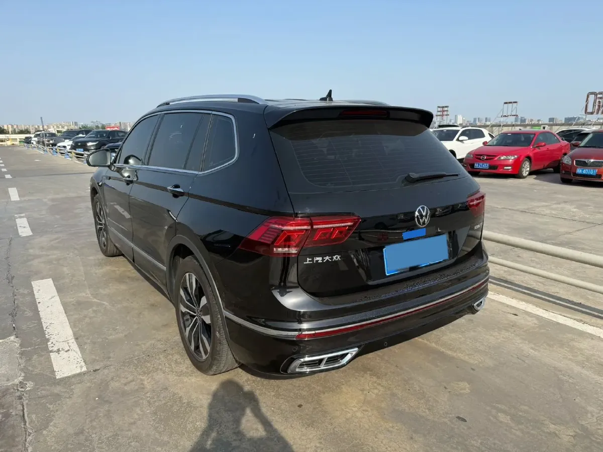 2024 Volkswagen Tiguan L 2.0T 186HP L4 7DCT,autocango,china used car exporter,china ev exporter,chinese used car exporter,chinese used ev exporter