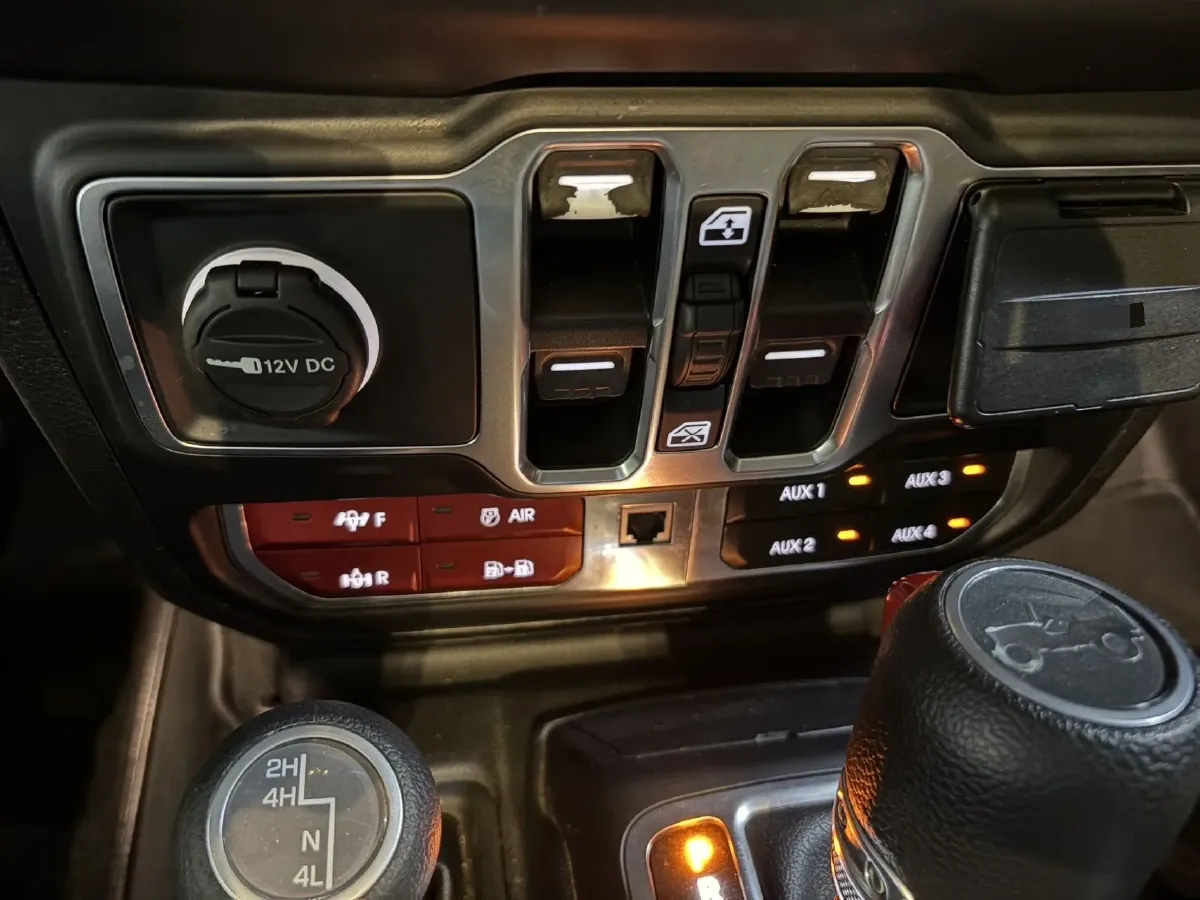 2018 Jeep Wrangler 2.0T 266HP L4 8AT,autocango,china used car exporter,china ev exporter,chinese used car exporter,chinese used ev exporter