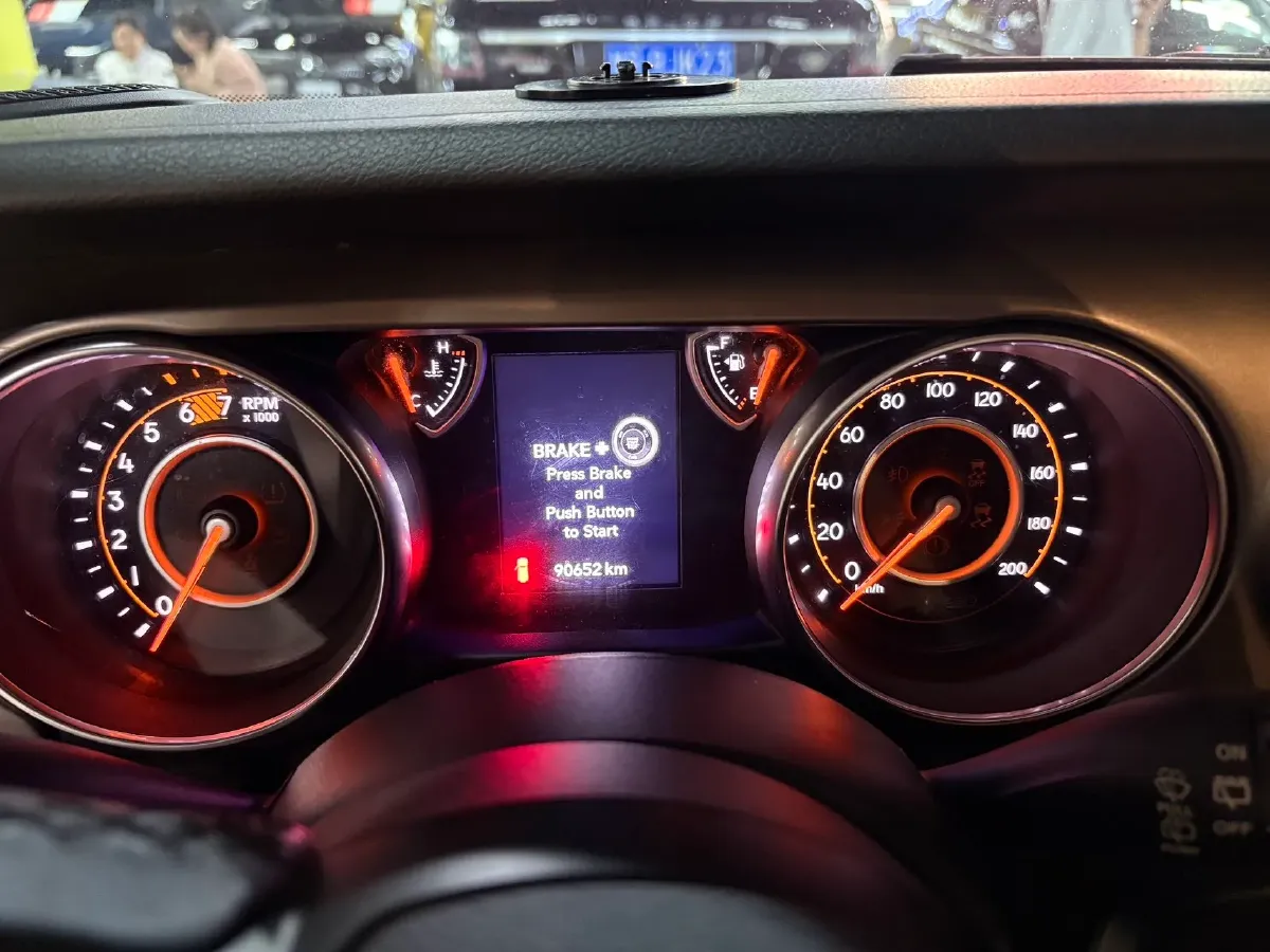 2018 Jeep Wrangler 2.0T 266HP L4 8AT,autocango,china used car exporter,china ev exporter,chinese used car exporter,chinese used ev exporter