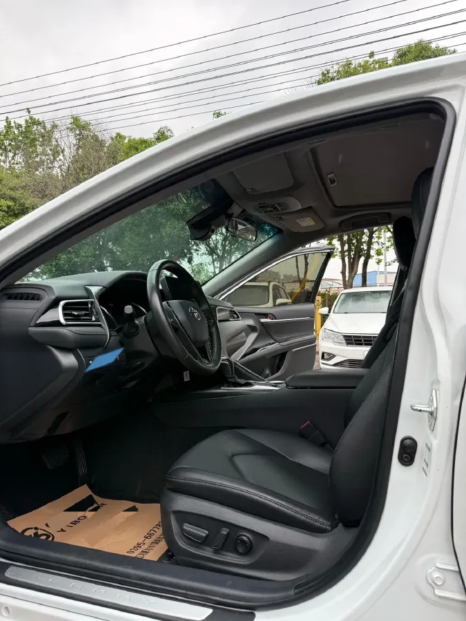 2023 Toyota Camry 2.0L 177HP L4 CVT,autocango,china used car exporter,china ev exporter,chinese used car exporter,chinese used ev exporter