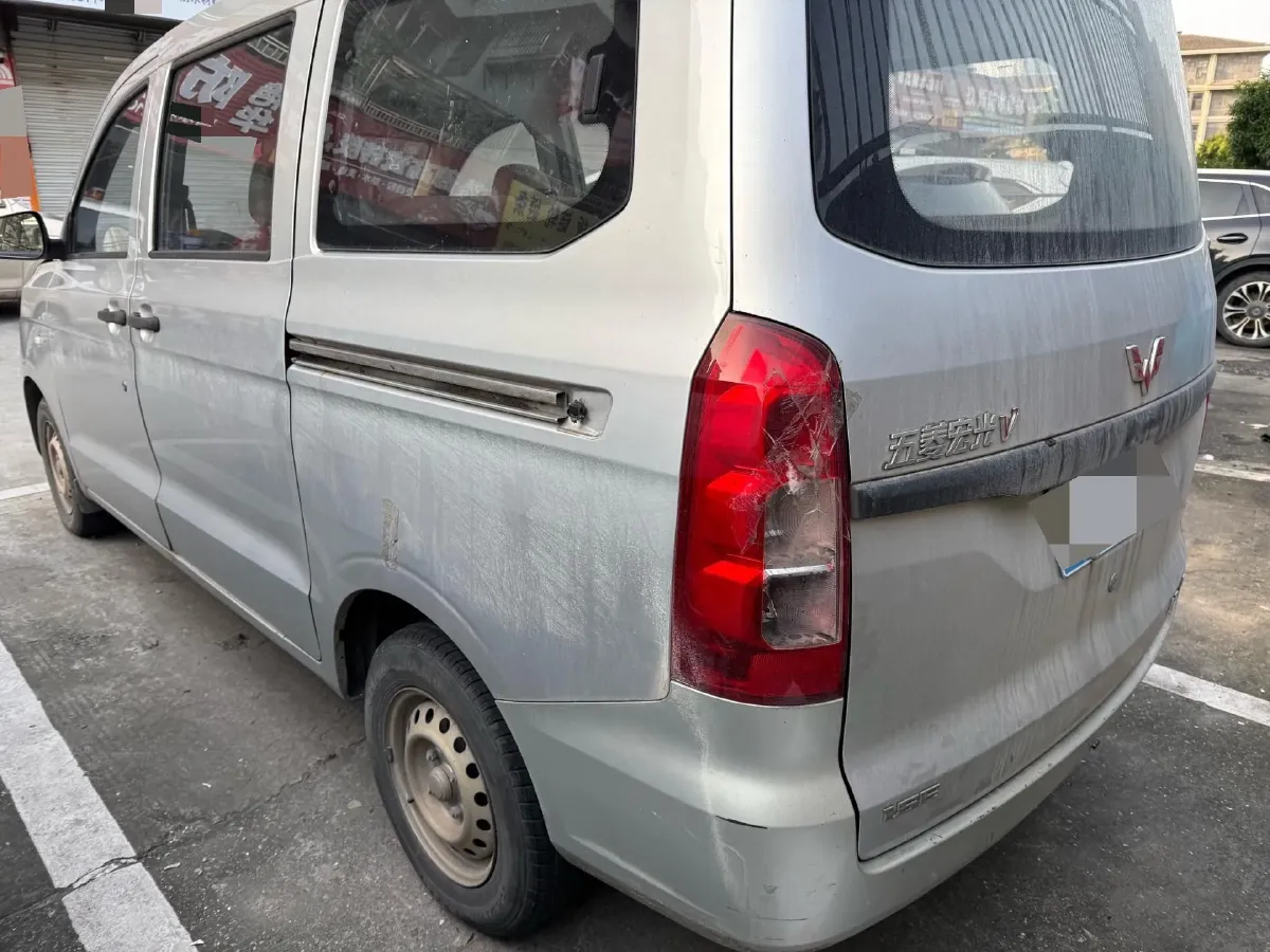 2019 WuLing HongGuang V 1.5L 99HP L4 6MT,autocango,china used car exporter,china ev exporter,chinese used car exporter,chinese used ev exporter