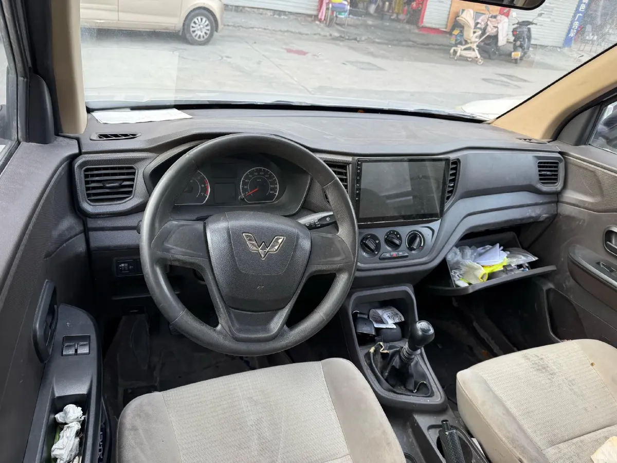 2019 WuLing HongGuang V 1.5L 99HP L4 6MT,autocango,china used car exporter,china ev exporter,chinese used car exporter,chinese used ev exporter