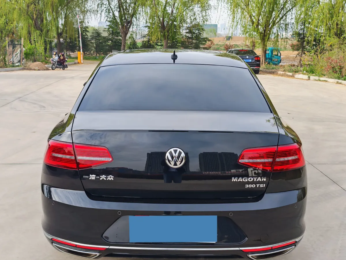 2018 Volkswagen Magotan 2.0T 220HP L4 7DCT,autocango,china used car exporter,china ev exporter,chinese used car exporter,chinese used ev exporter