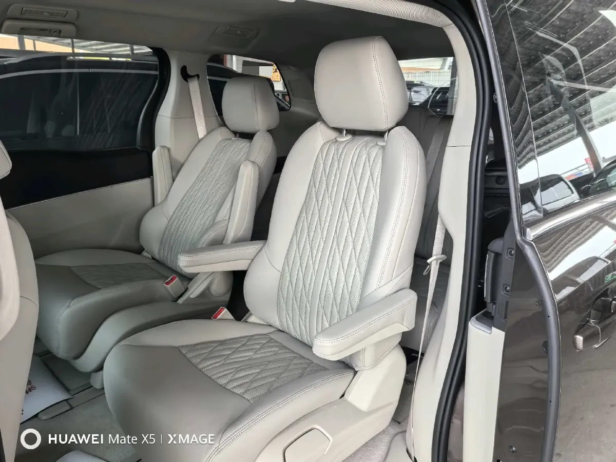 2023 Buick GL8 2.0T 237HP L4 9AT,autocango,china used car exporter,china ev exporter,chinese used car exporter,chinese used ev exporter