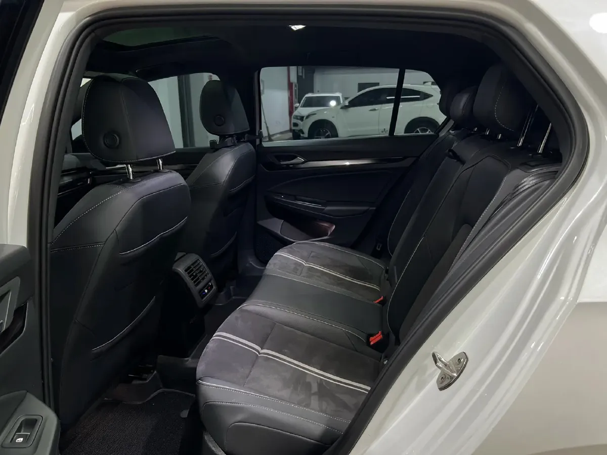 2023 Volkswagen Golf 1.4T 150HP L4 7DCT,autocango,china used car exporter,china ev exporter,chinese used car exporter,chinese used ev exporter