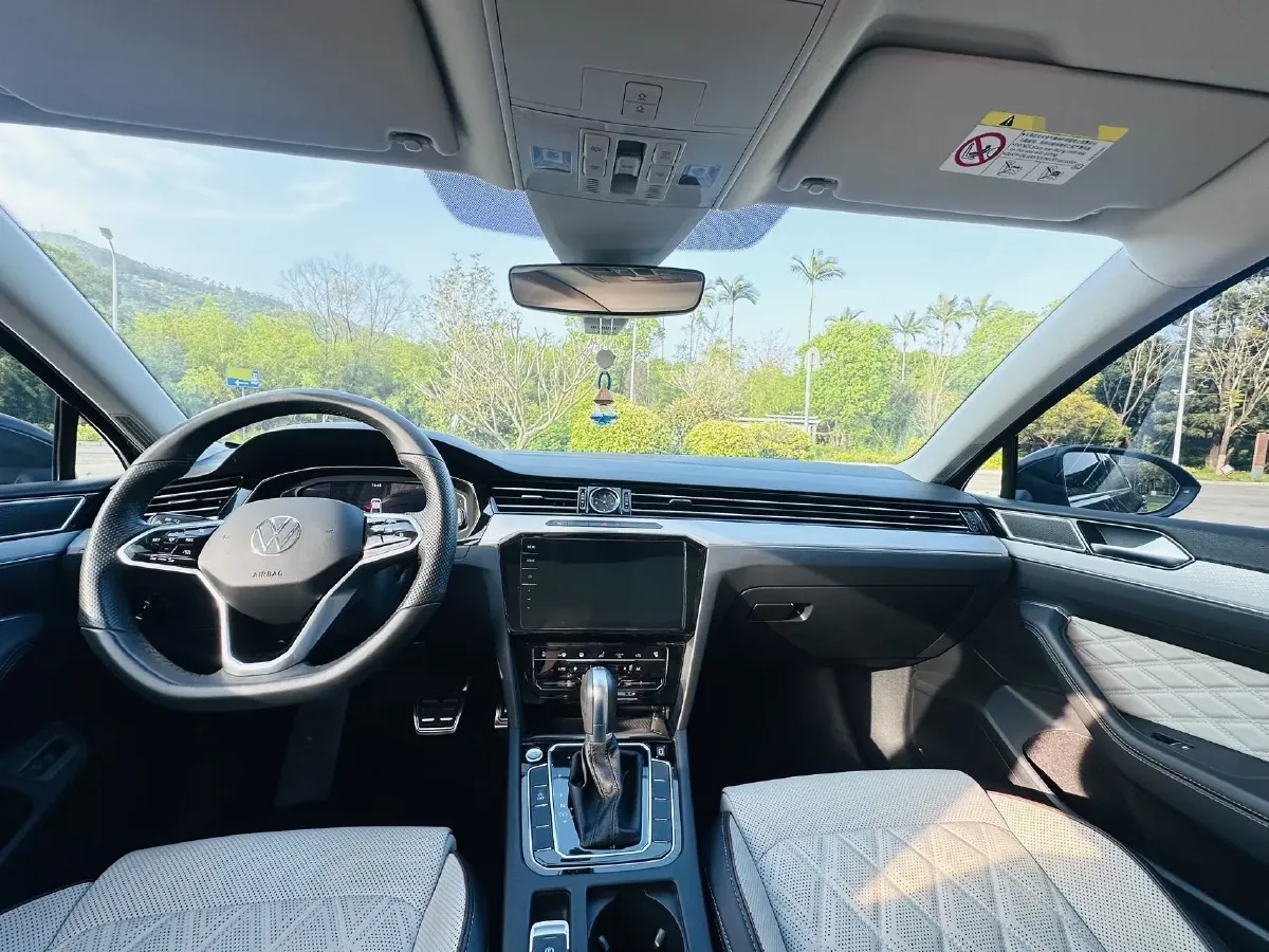 2023 Volkswagen Magotan 2.0T 186HP L4 7DCT,autocango,china used car exporter,china ev exporter,chinese used car exporter,chinese used ev exporter