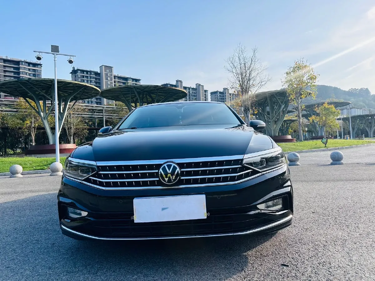 2023 Volkswagen Magotan 2.0T 186HP L4 7DCT,autocango,china used car exporter,china ev exporter,chinese used car exporter,chinese used ev exporter