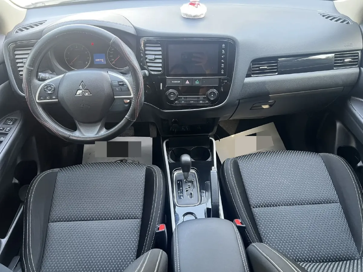 2021 Mitsubishi Outlander 2.0L 166HP L4 CVT,autocango,china used car exporter,china ev exporter,chinese used car exporter,chinese used ev exporter