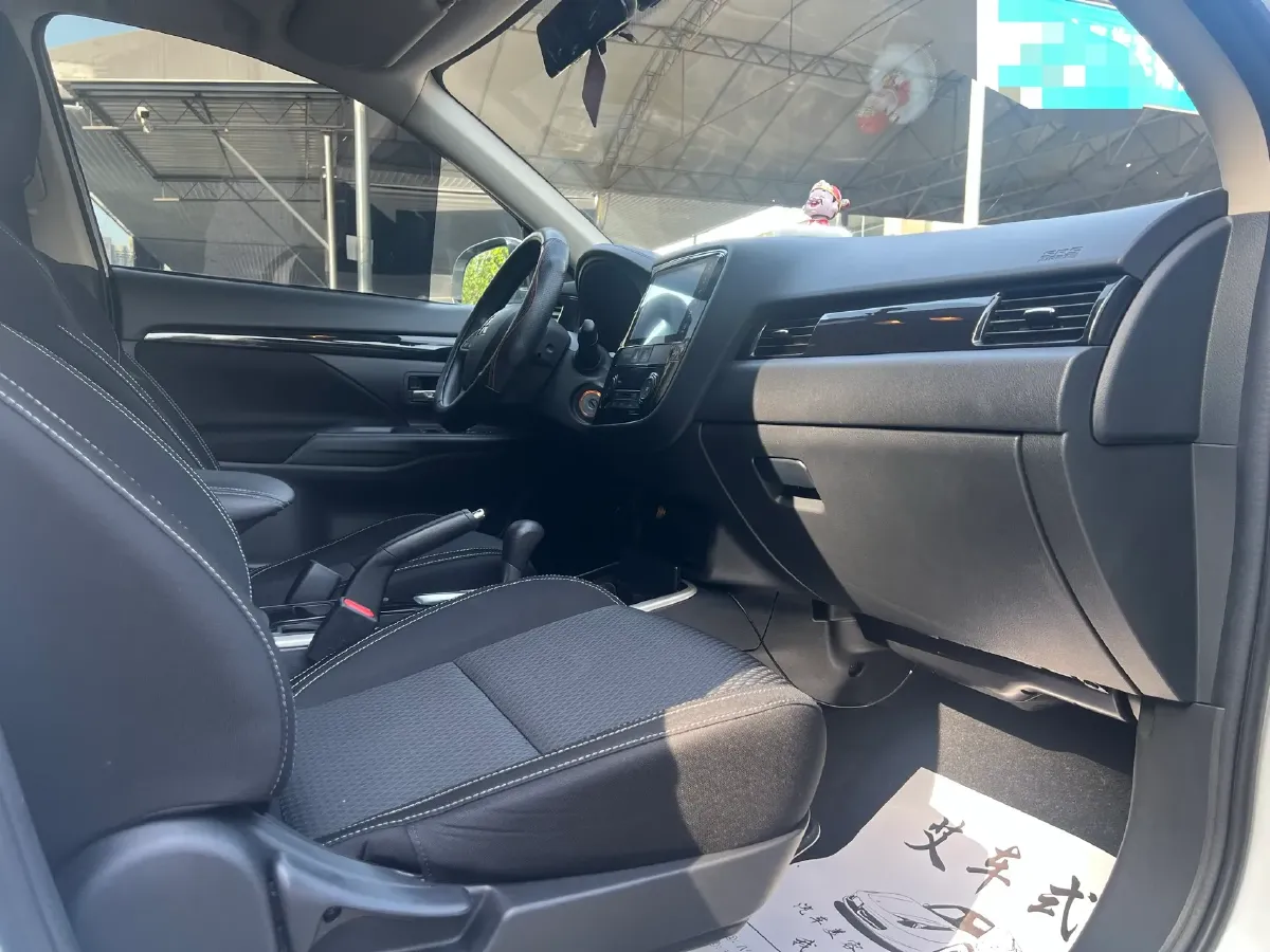 2021 Mitsubishi Outlander 2.0L 166HP L4 CVT,autocango,china used car exporter,china ev exporter,chinese used car exporter,chinese used ev exporter