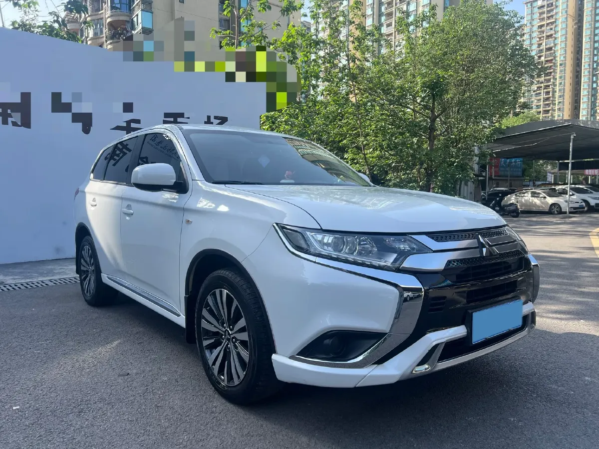 2021 Mitsubishi Outlander 2.0L 166HP L4 CVT,autocango,china used car exporter,china ev exporter,chinese used car exporter,chinese used ev exporter