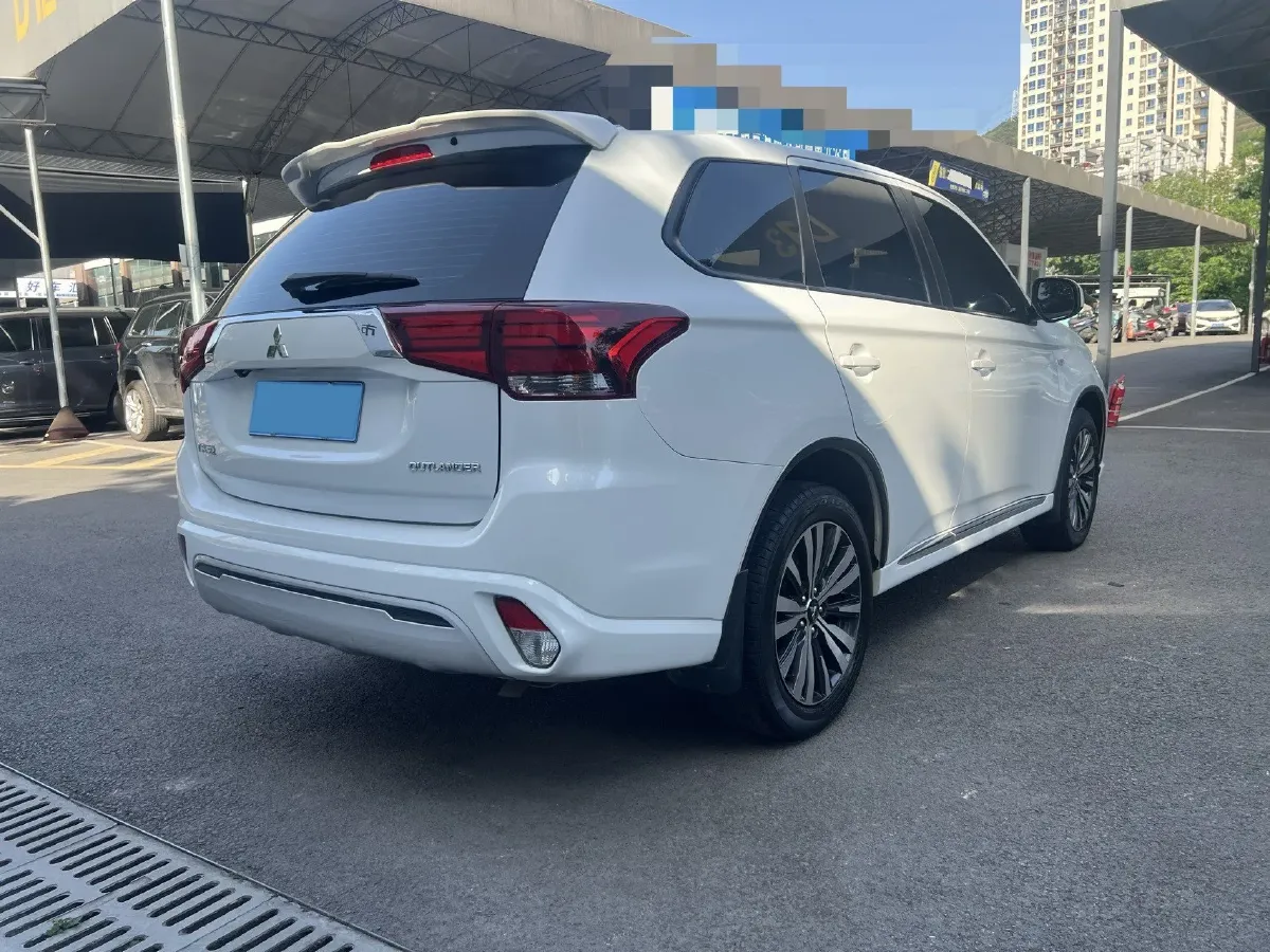2021 Mitsubishi Outlander 2.0L 166HP L4 CVT,autocango,china used car exporter,china ev exporter,chinese used car exporter,chinese used ev exporter