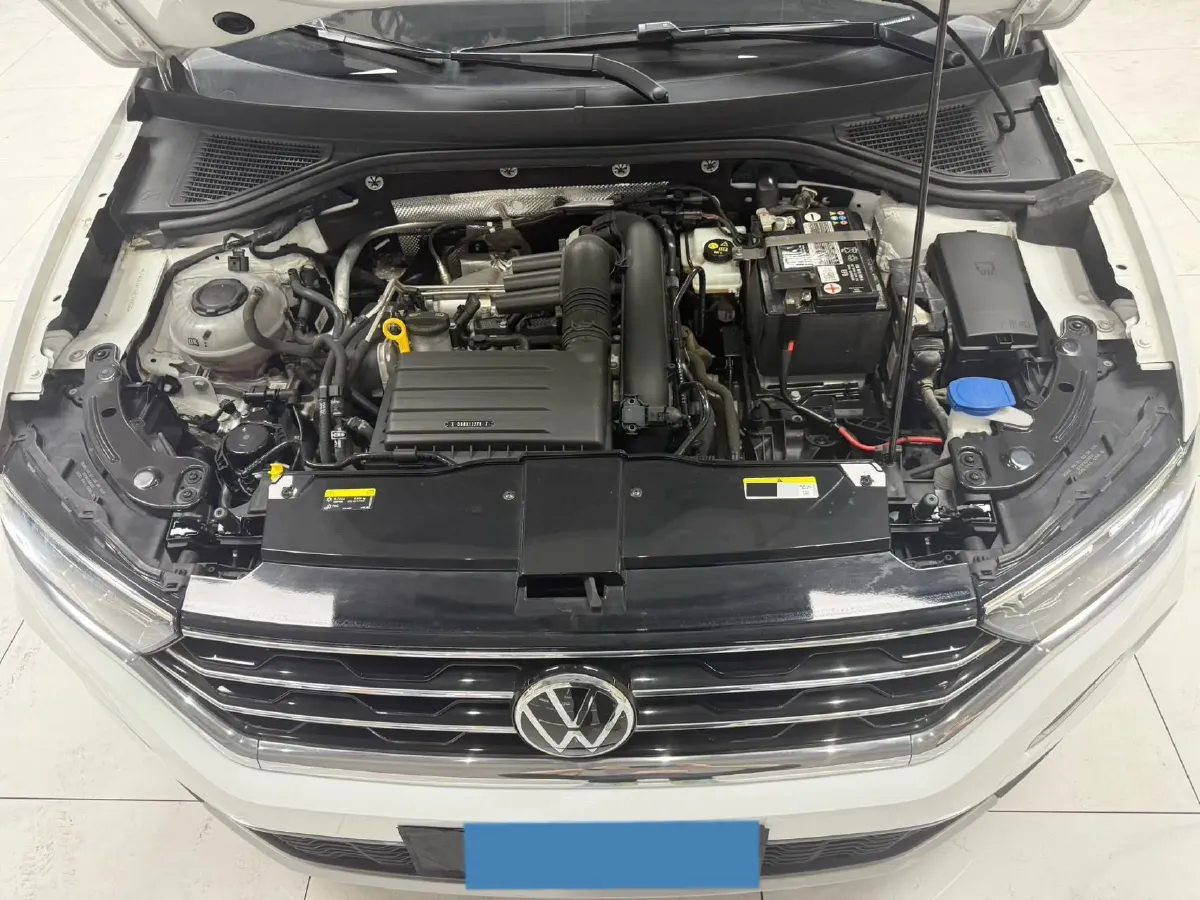 2022 Volkswagen T-Roc 1.4T 150HP L4 7DCT,autocango,china used car exporter,china ev exporter,chinese used car exporter,chinese used ev exporter
