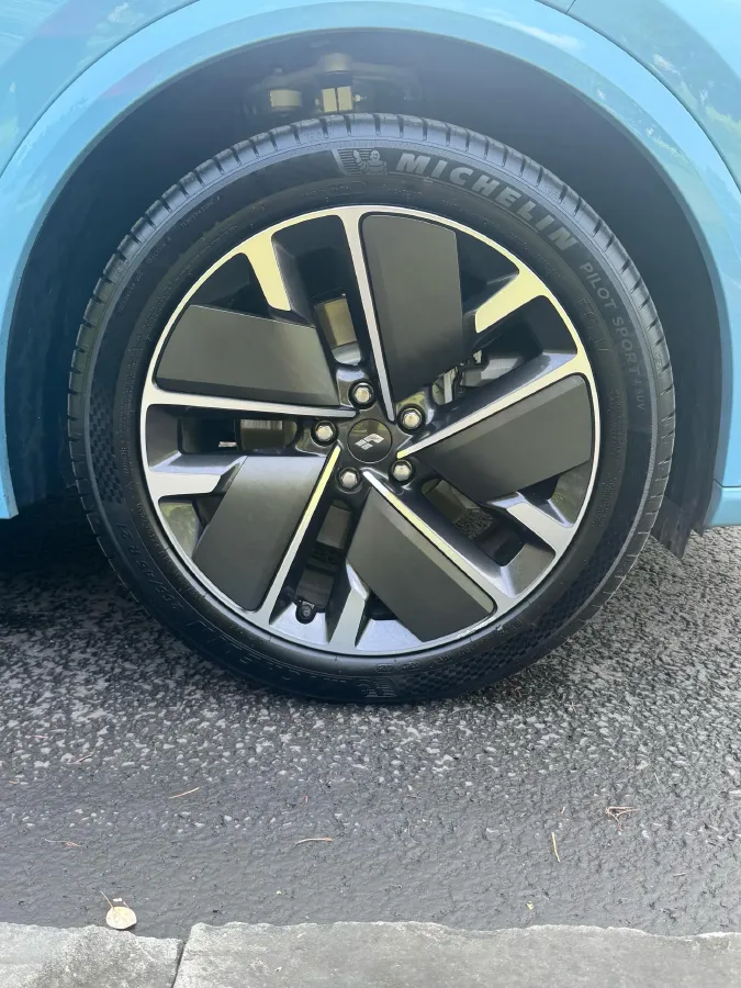 2025 Li L7 Range Extended 154HP REEV,autocango,china used car exporter,china ev exporter,chinese used car exporter,chinese used ev exporter