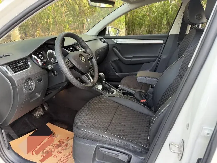 2019 Skoda Octavia 1.5L 116HP L4 6AT,autocango,china used car exporter,china ev exporter,chinese used car exporter,chinese used ev exporter