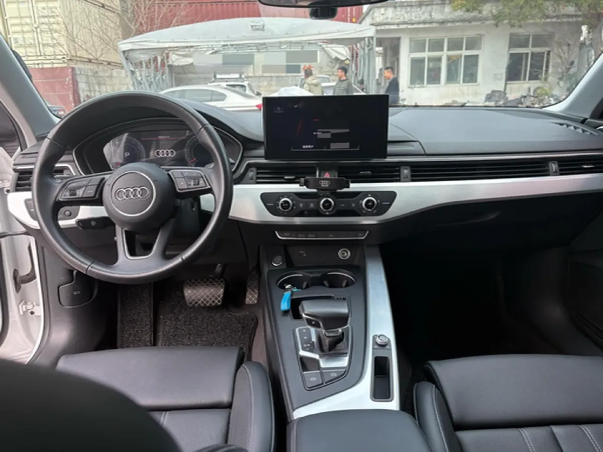 2024 Audi A4L 2.0T 190HP L4 7DCT,autocango,china used car exporter,china ev exporter,chinese used car exporter,chinese used ev exporter