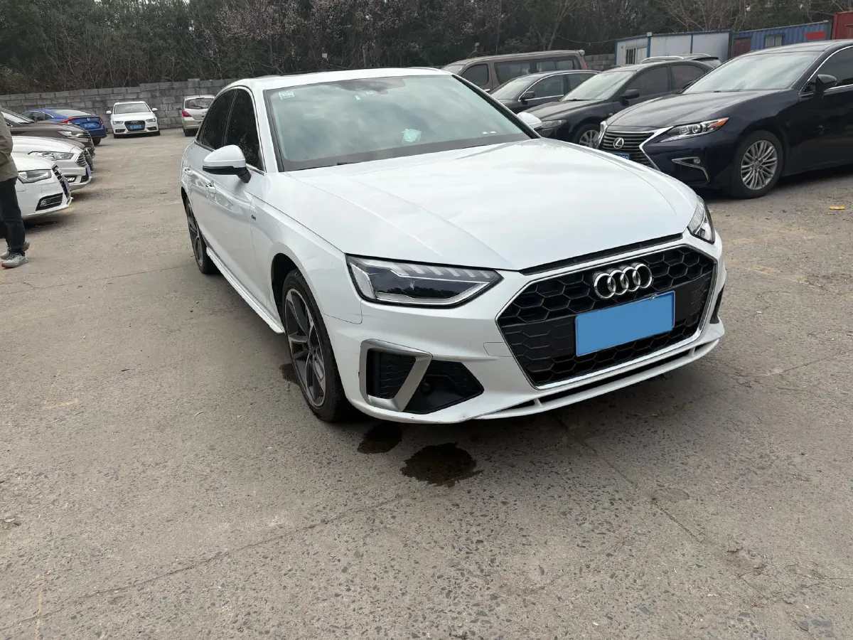 2024 Audi A4L 2.0T 190HP L4 7DCT,autocango,china used car exporter,china ev exporter,chinese used car exporter,chinese used ev exporter