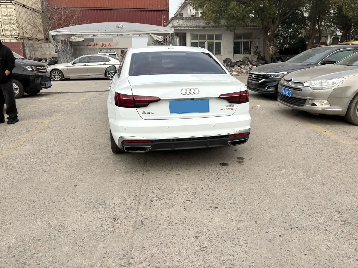 2024 Audi A4L 2.0T 190HP L4 7DCT,autocango,china used car exporter,china ev exporter,chinese used car exporter,chinese used ev exporter