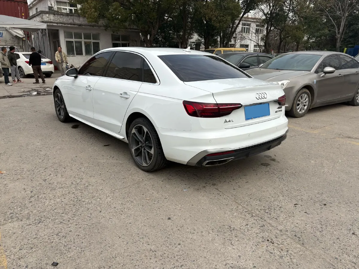 2024 Audi A4L 2.0T 190HP L4 7DCT,autocango,china used car exporter,china ev exporter,chinese used car exporter,chinese used ev exporter