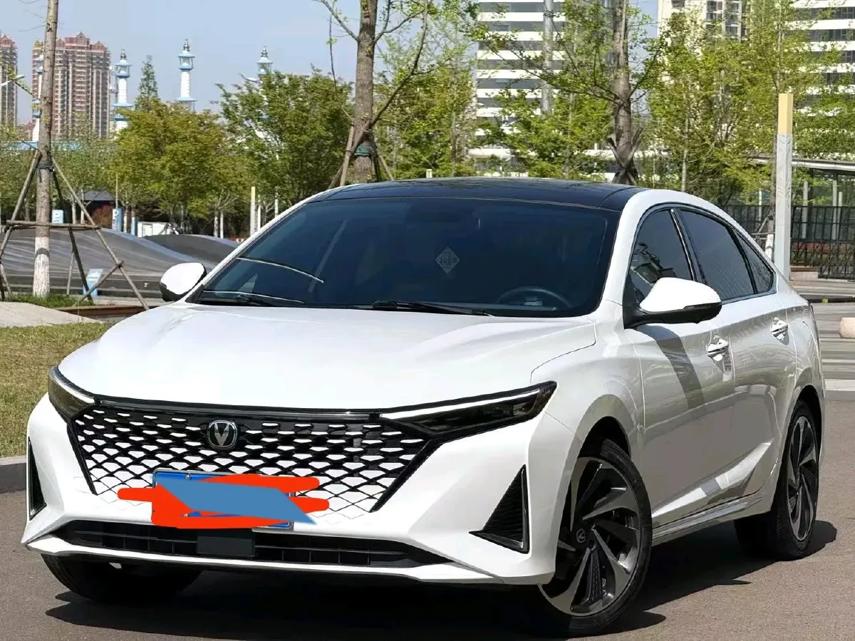 2023 ChangAn Raeton Plus 1.5T 188HP L4 7DCT,autocango,china used car exporter,china ev exporter,chinese used car exporter,chinese used ev exporter