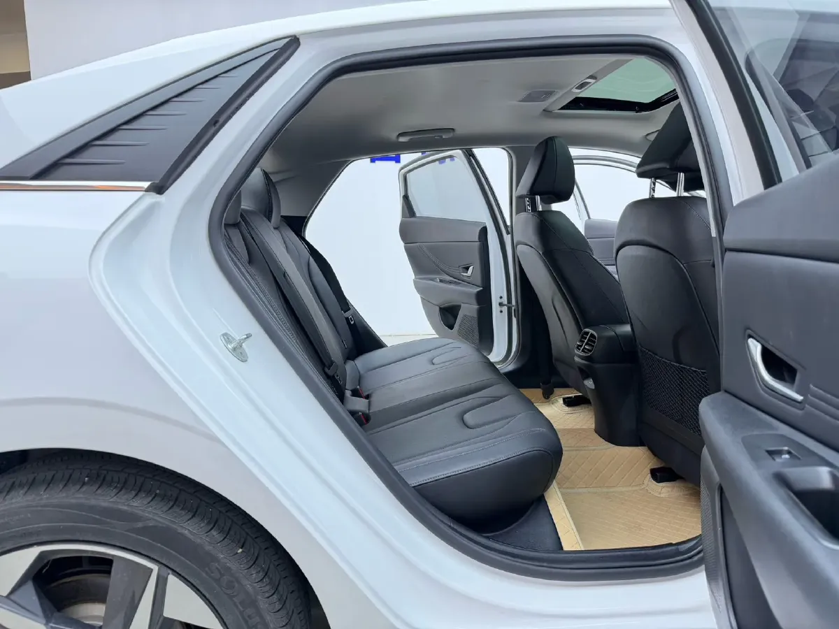 2022 Hyundai Elantra 1.5L 115HP L4 CVT,autocango,china used car exporter,china ev exporter,chinese used car exporter,chinese used ev exporter