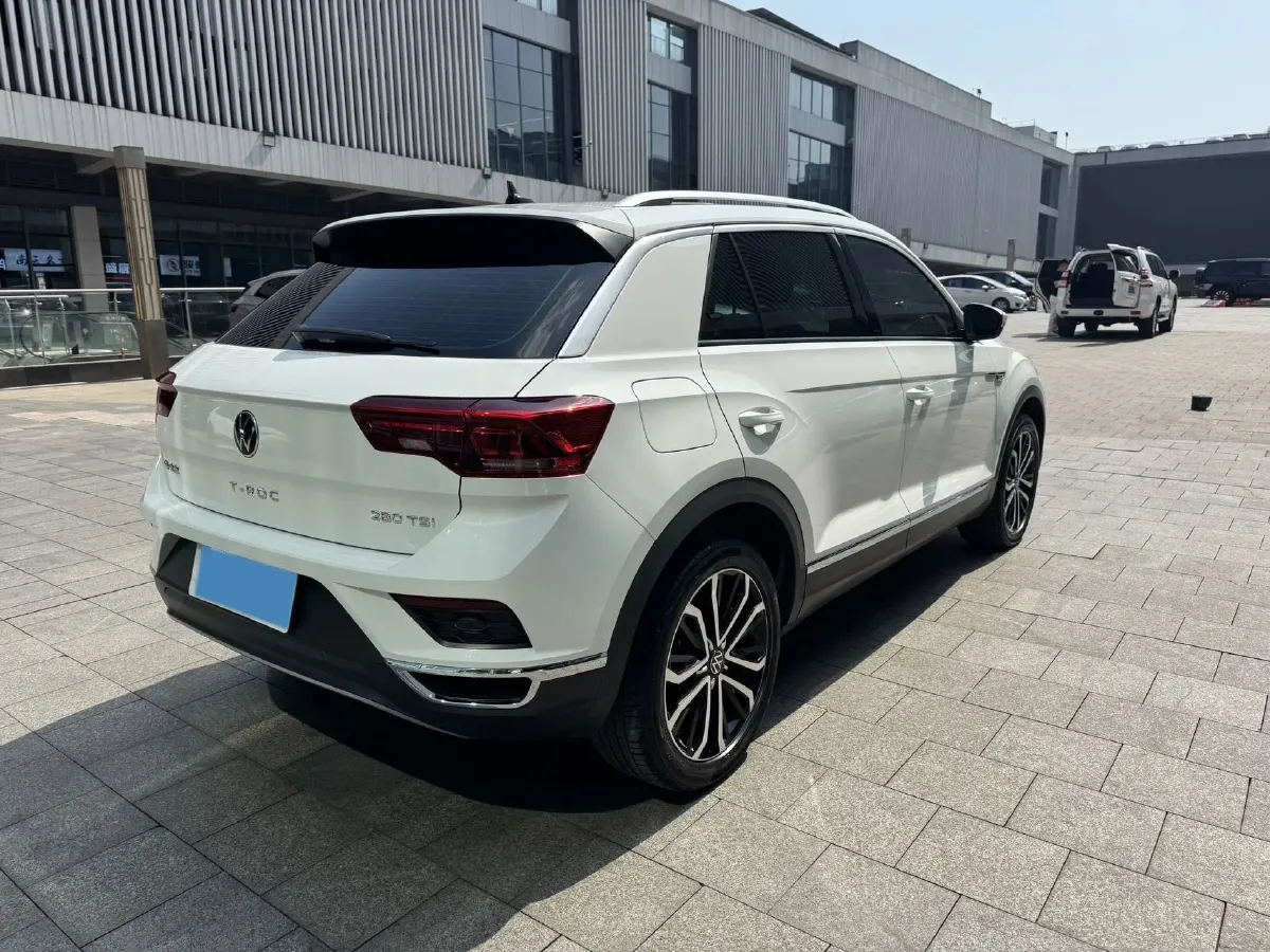 2022 Volkswagen T-Roc 1.4T 150HP L4 7DCT,autocango,china used car exporter,china ev exporter,chinese used car exporter,chinese used ev exporter