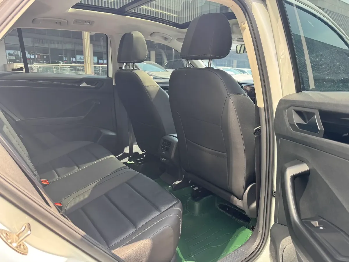 2022 Volkswagen T-Roc 1.4T 150HP L4 7DCT,autocango,china used car exporter,china ev exporter,chinese used car exporter,chinese used ev exporter