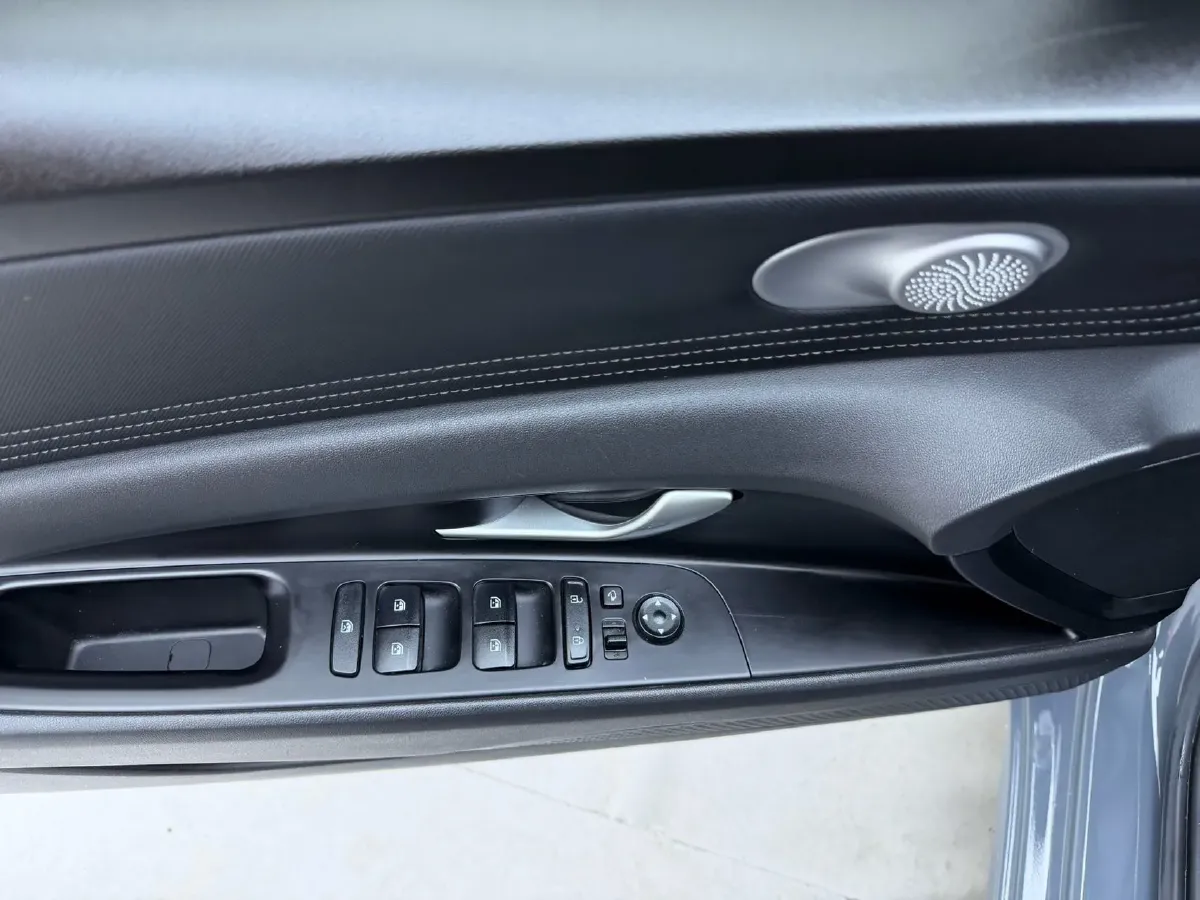 2021 Hyundai Elantra 1.5L 115HP L4 CVT,autocango,china used car exporter,china ev exporter,chinese used car exporter,chinese used ev exporter