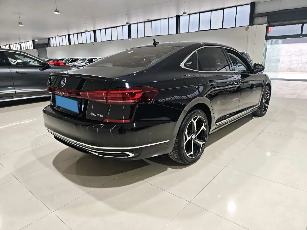 2024 Volkswagen Passat 2.0T 220HP L4 7DCT,autocango,china used car exporter,china ev exporter,chinese used car exporter,chinese used ev exporter