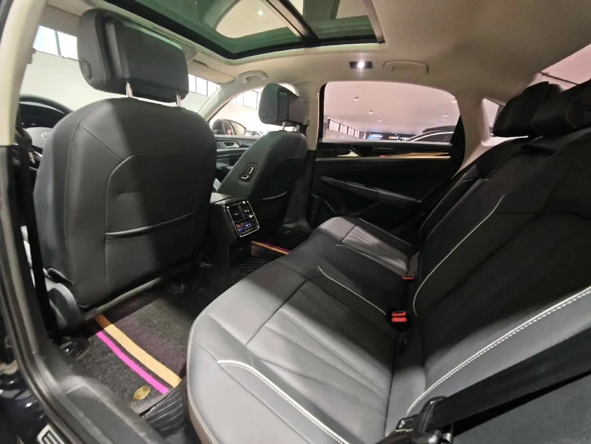 2024 Volkswagen Passat 2.0T 220HP L4 7DCT,autocango,china used car exporter,china ev exporter,chinese used car exporter,chinese used ev exporter