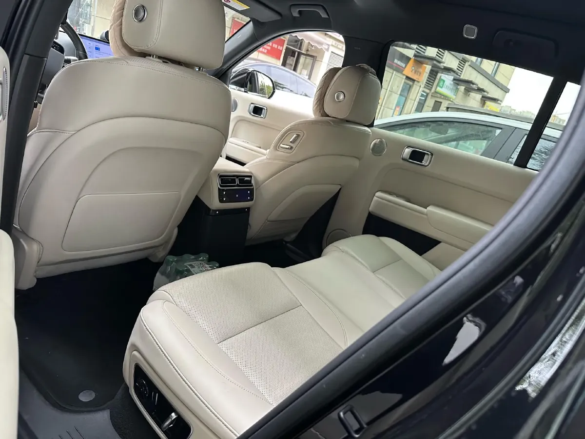 2024 Li L8 Range Extended 154HP REEV 42.8KWH,autocango,china used car exporter,china ev exporter,chinese used car exporter,chinese used ev exporter