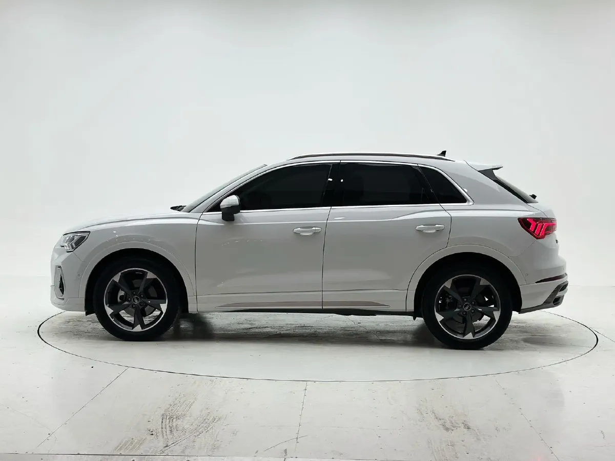 2022 Audi Q3 1.4T 150HP L4 7DCT,autocango,china used car exporter,china ev exporter,chinese used car exporter,chinese used ev exporter