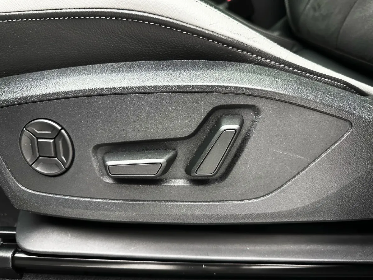 2022 Audi Q3 1.4T 150HP L4 7DCT,autocango,china used car exporter,china ev exporter,chinese used car exporter,chinese used ev exporter