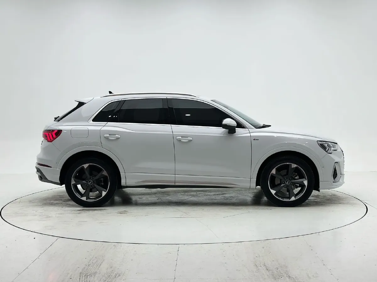 2022 Audi Q3 1.4T 150HP L4 7DCT,autocango,china used car exporter,china ev exporter,chinese used car exporter,chinese used ev exporter