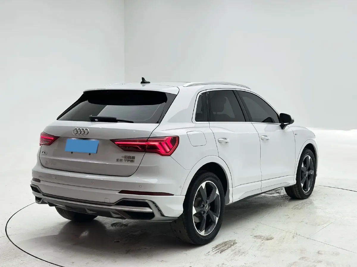2022 Audi Q3 1.4T 150HP L4 7DCT,autocango,china used car exporter,china ev exporter,chinese used car exporter,chinese used ev exporter