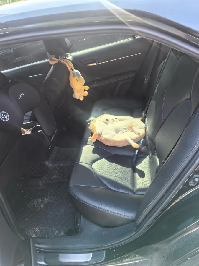 2021 Toyota Camry 2.5L 209HP L4 8AT,autocango,china used car exporter,china ev exporter,chinese used car exporter,chinese used ev exporter