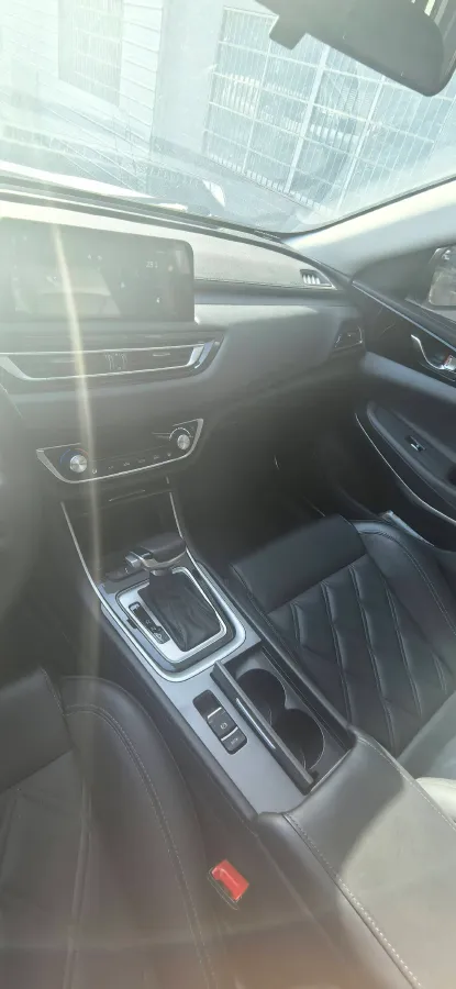 2022 ChangAn Raeton CC 1.5T 188HP L4 7DCT,autocango,china used car exporter,china ev exporter,chinese used car exporter,chinese used ev exporter