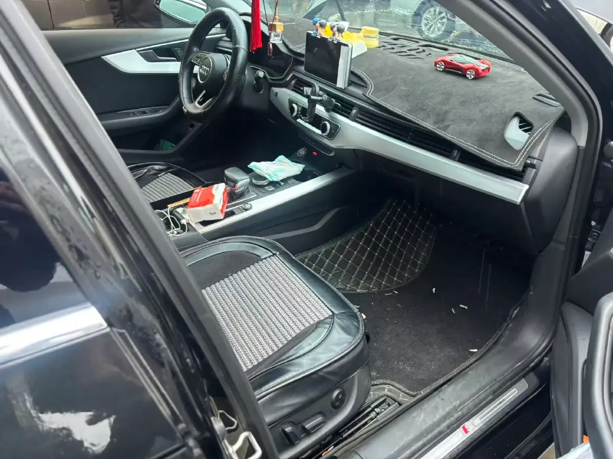 2019 Audi A4L 2.0T 190HP L4 7DCT,autocango,china used car exporter,china ev exporter,chinese used car exporter,chinese used ev exporter