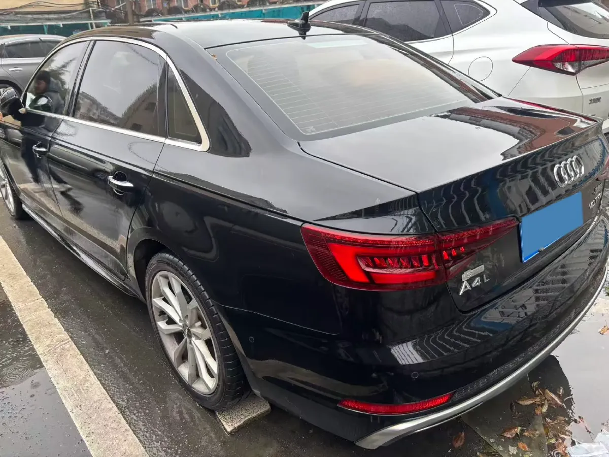 2019 Audi A4L 2.0T 190HP L4 7DCT,autocango,china used car exporter,china ev exporter,chinese used car exporter,chinese used ev exporter