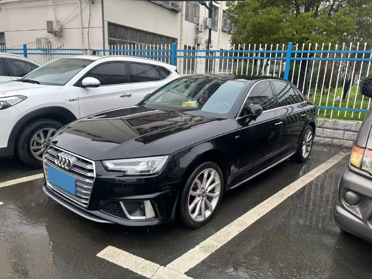 2019 Audi A4L 2.0T 190HP L4 7DCT,autocango,china used car exporter,china ev exporter,chinese used car exporter,chinese used ev exporter