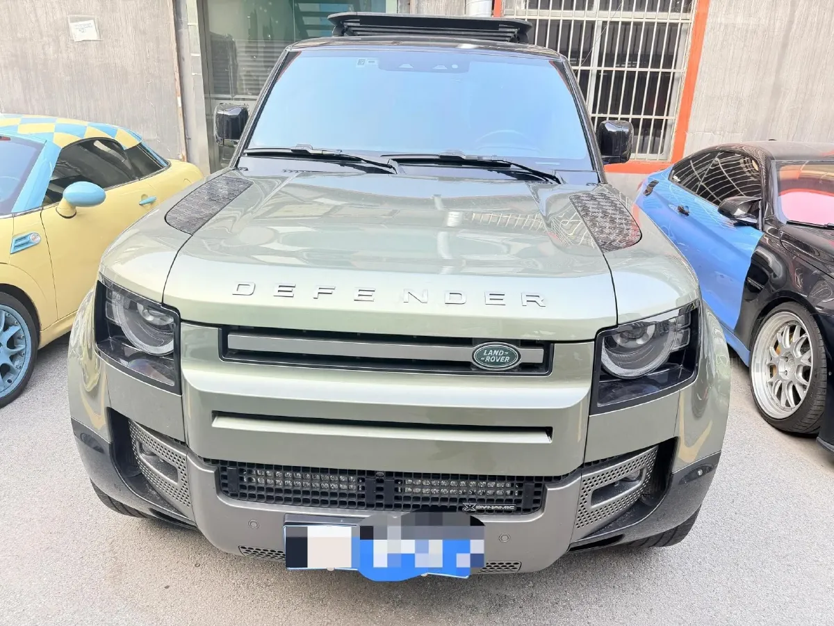 2023 Land Rover Defender 3.0T 400HP L6 8AT,autocango,china used car exporter,china ev exporter,chinese used car exporter,chinese used ev exporter