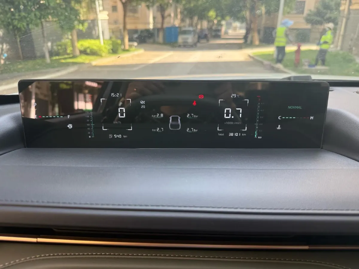 2023 ChangAn Oshan Z6 1.5T 188HP L4 7DCT,autocango,china used car exporter,china ev exporter,chinese used car exporter,chinese used ev exporter