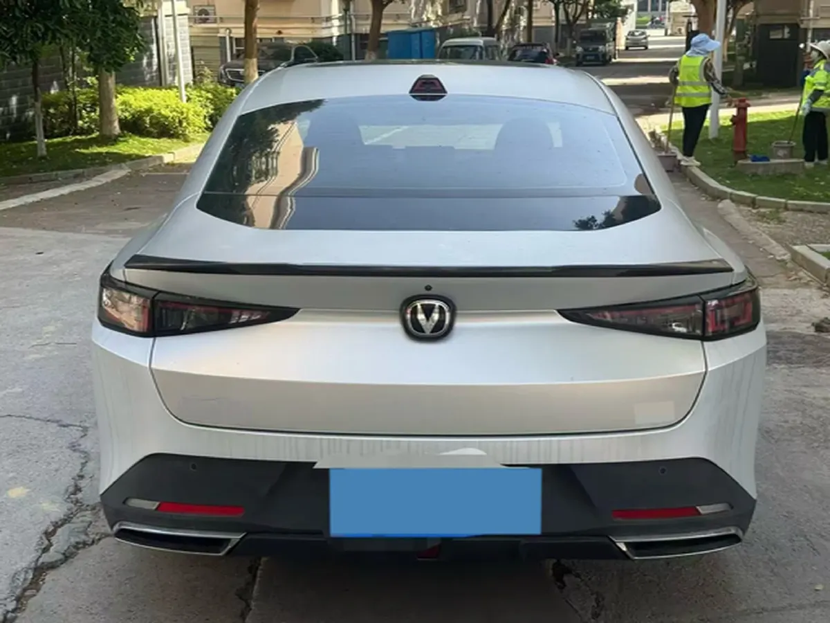 2023 ChangAn Oshan Z6 1.5T 188HP L4 7DCT,autocango,china used car exporter,china ev exporter,chinese used car exporter,chinese used ev exporter
