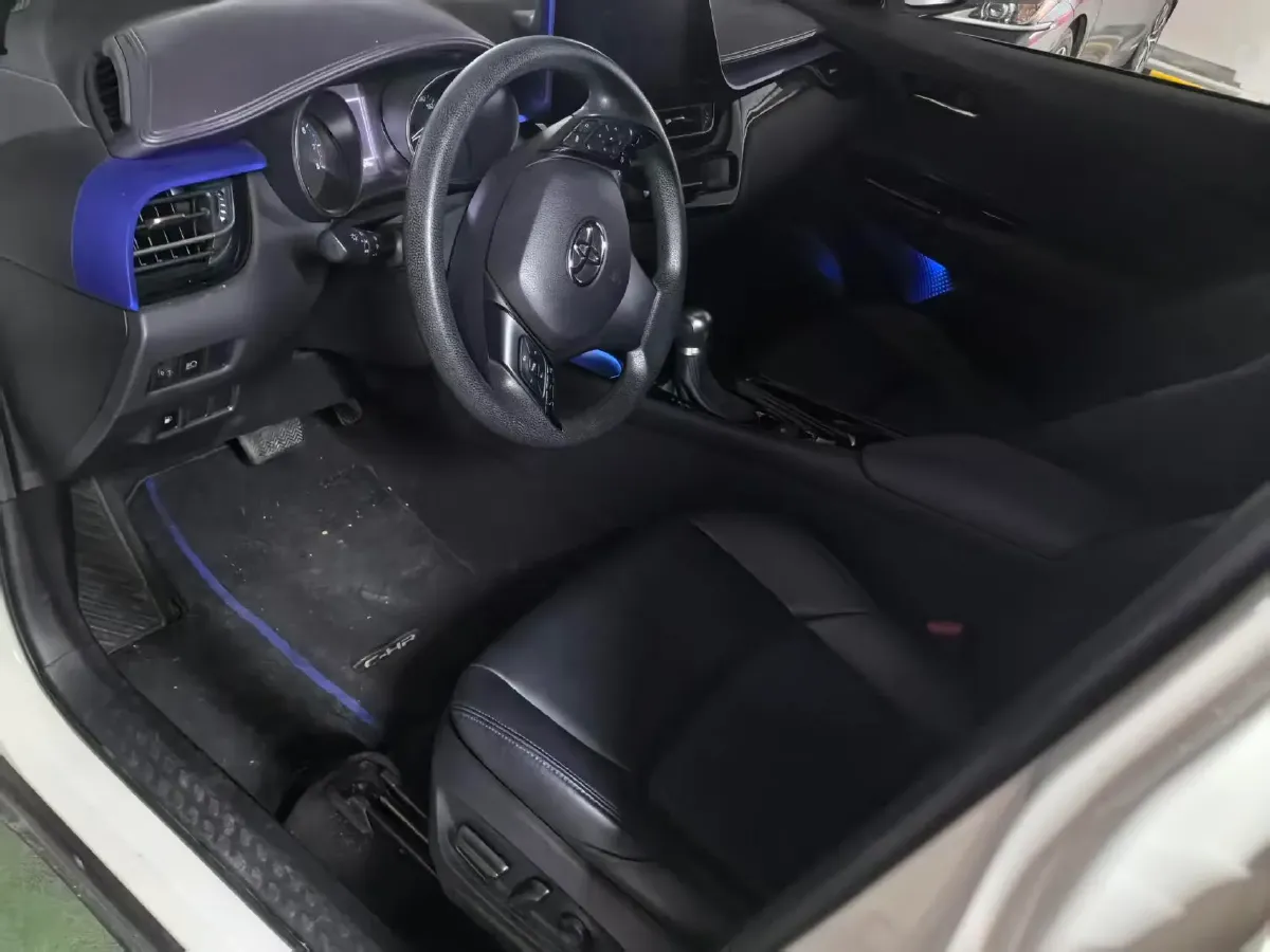 2020 Toyota C-HR 2.0L 171HP L4 CVT,autocango,china used car exporter,china ev exporter,chinese used car exporter,chinese used ev exporter