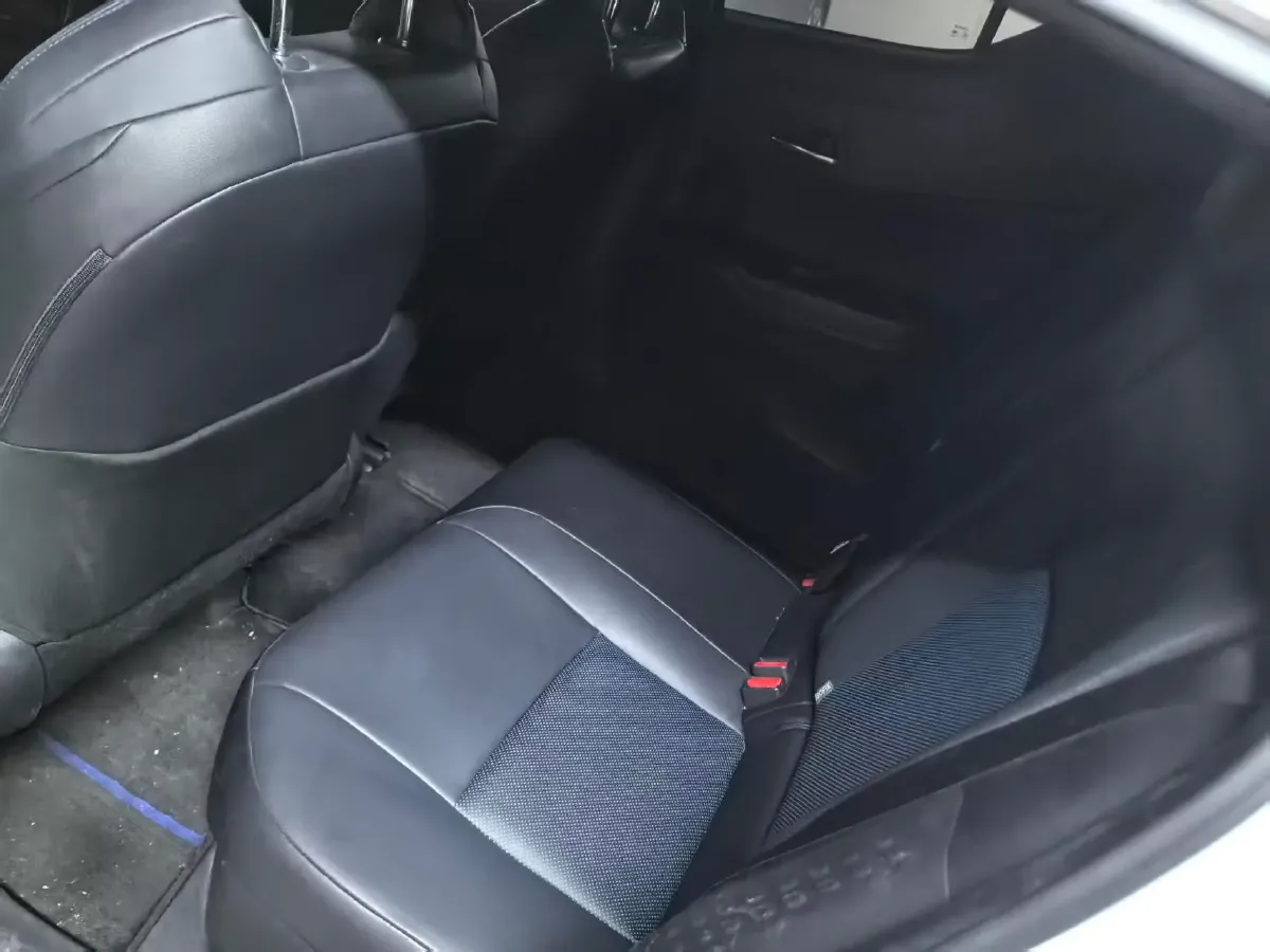 2020 Toyota C-HR 2.0L 171HP L4 CVT,autocango,china used car exporter,china ev exporter,chinese used car exporter,chinese used ev exporter