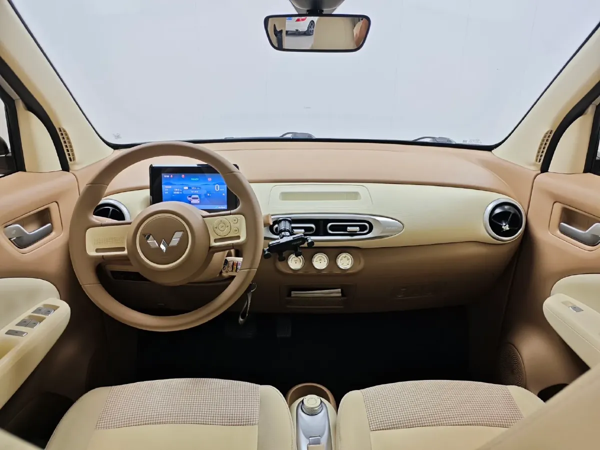 2025 WuLing HongGuang MINI EV BEV 16.2KWH,autocango,china used car exporter,china ev exporter,chinese used car exporter,chinese used ev exporter