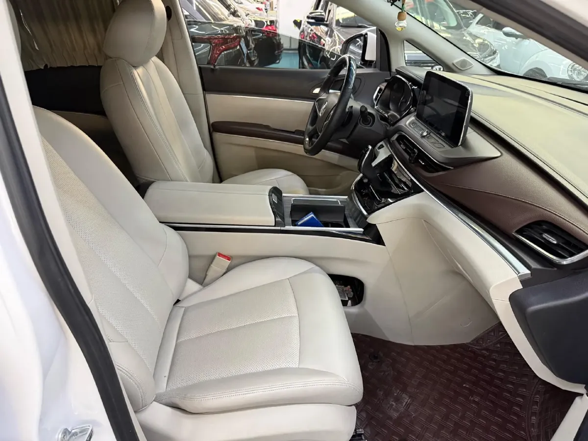 2021 Buick GL8 2.0T 237HP L4 9AT,autocango,china used car exporter,china ev exporter,chinese used car exporter,chinese used ev exporter