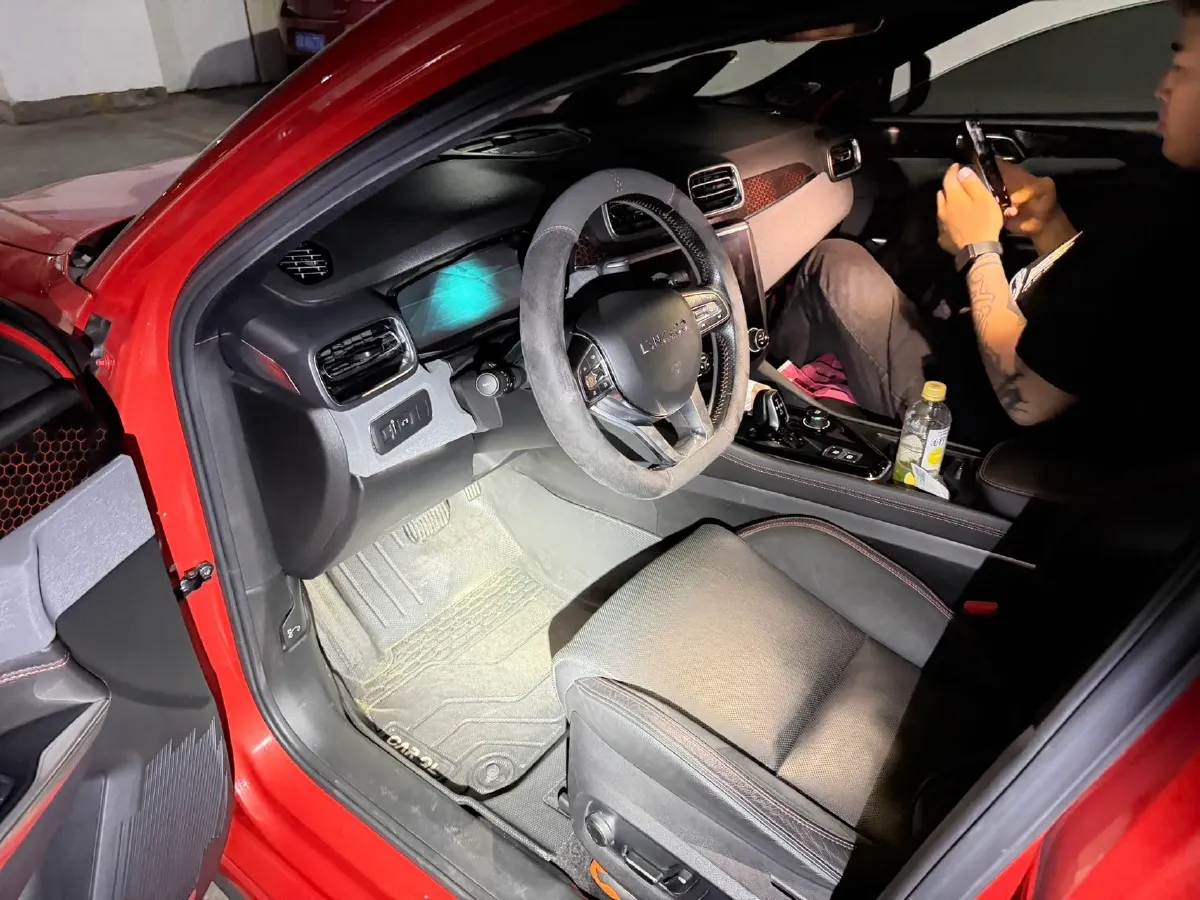 2018 Toyota C-HR 2.0L 171HP L4 CVT,autocango,china used car exporter,china ev exporter,chinese used car exporter,chinese used ev exporter