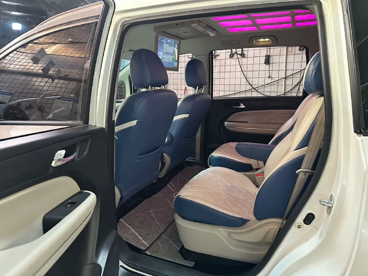 2021 GAC Trumpchi M6 1.5T 169HP L4 7DCT,autocango,china used car exporter,china ev exporter,chinese used car exporter,chinese used ev exporter