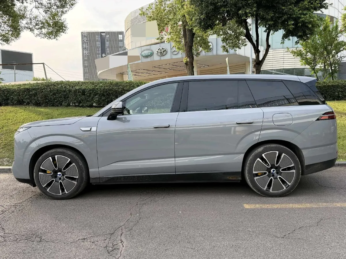 2025 Denza DenzaN8L 2.0T 207HP L4 E-CVT PHEV,autocango,china used car exporter,china ev exporter,chinese used car exporter,chinese used ev exporter